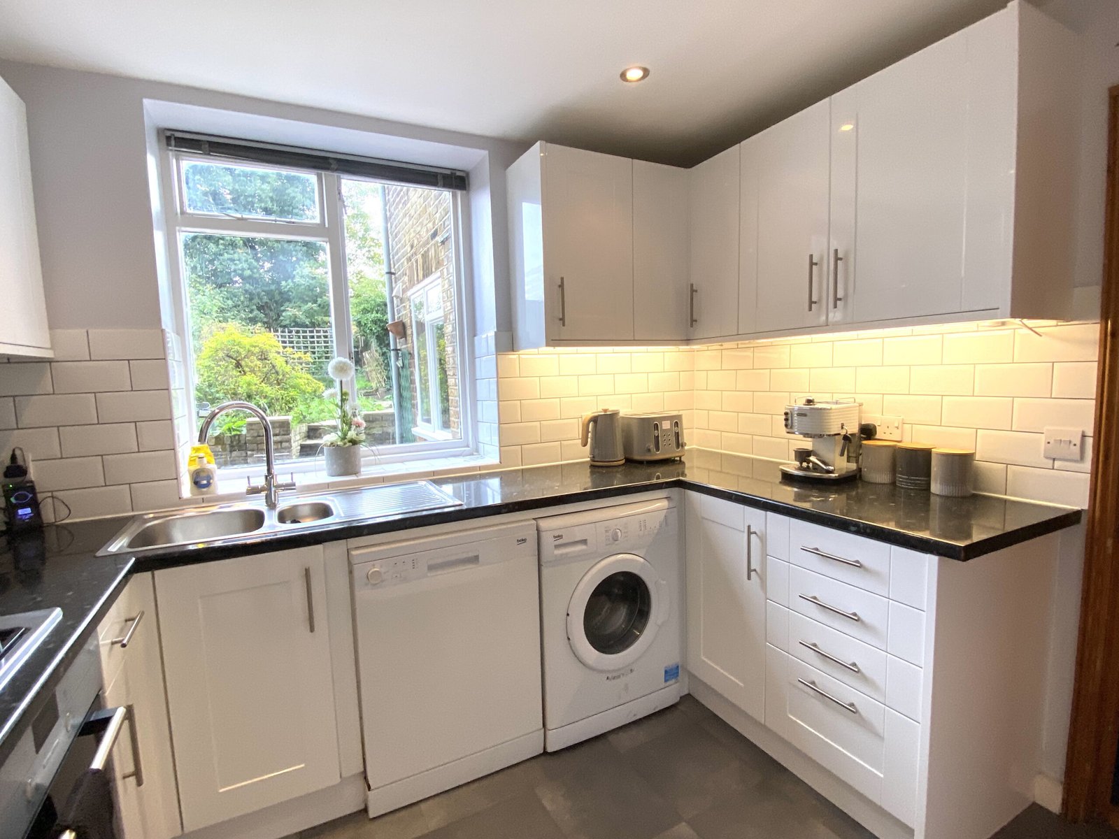 Acton property management, London: kitchen