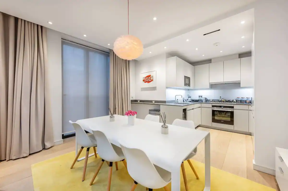 Mayfair property management, London: kitchen