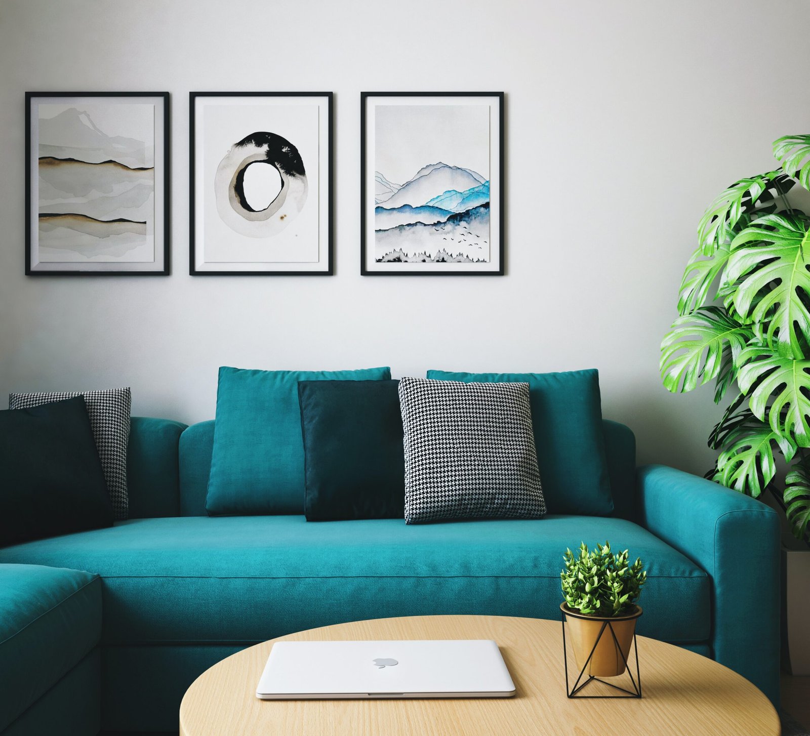Guaranteed rent property in London: furnished living room