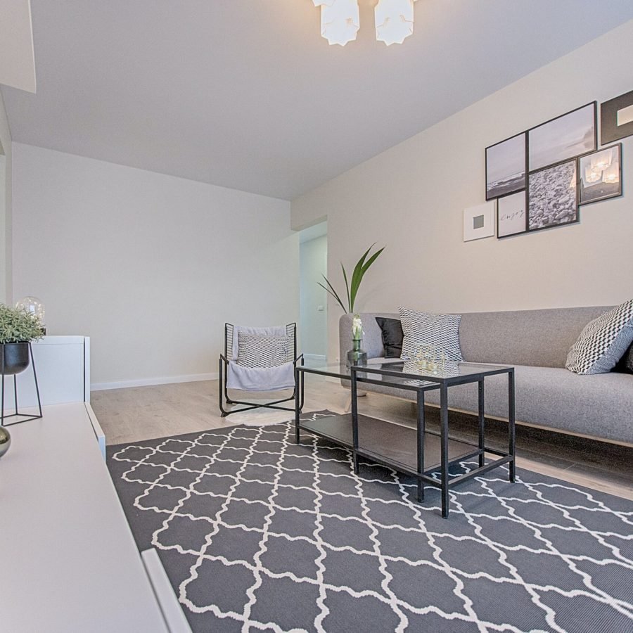London company let apartment: living room
